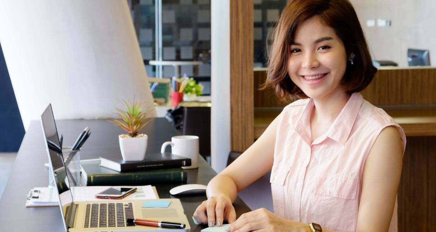 Layanan pelanggan yang ramah, dibantu chatbot AI